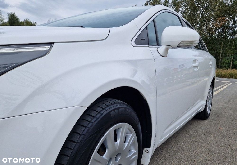 Toyota Avensis Combi 1.8 Business Edition - 14