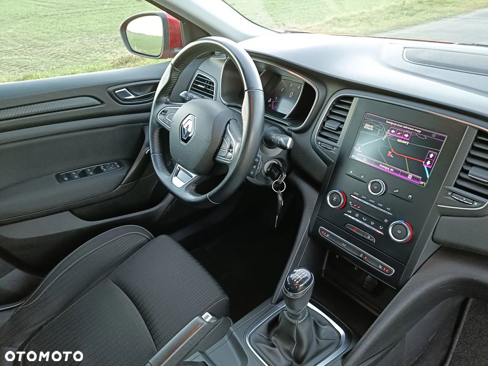 Renault Megane TCe 140 GPF LIMITED - 19