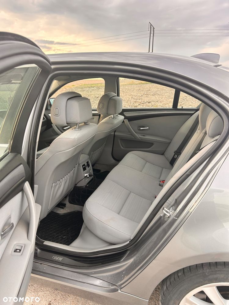 BMW Seria 5 520i - 7