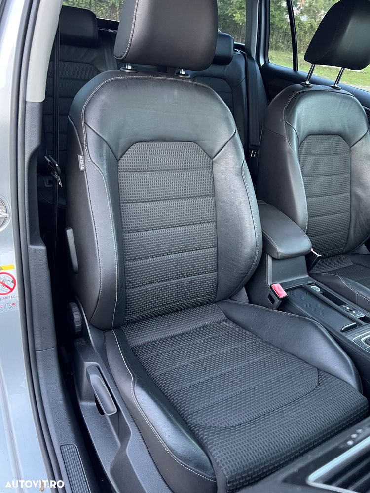 Volkswagen Golf - 10