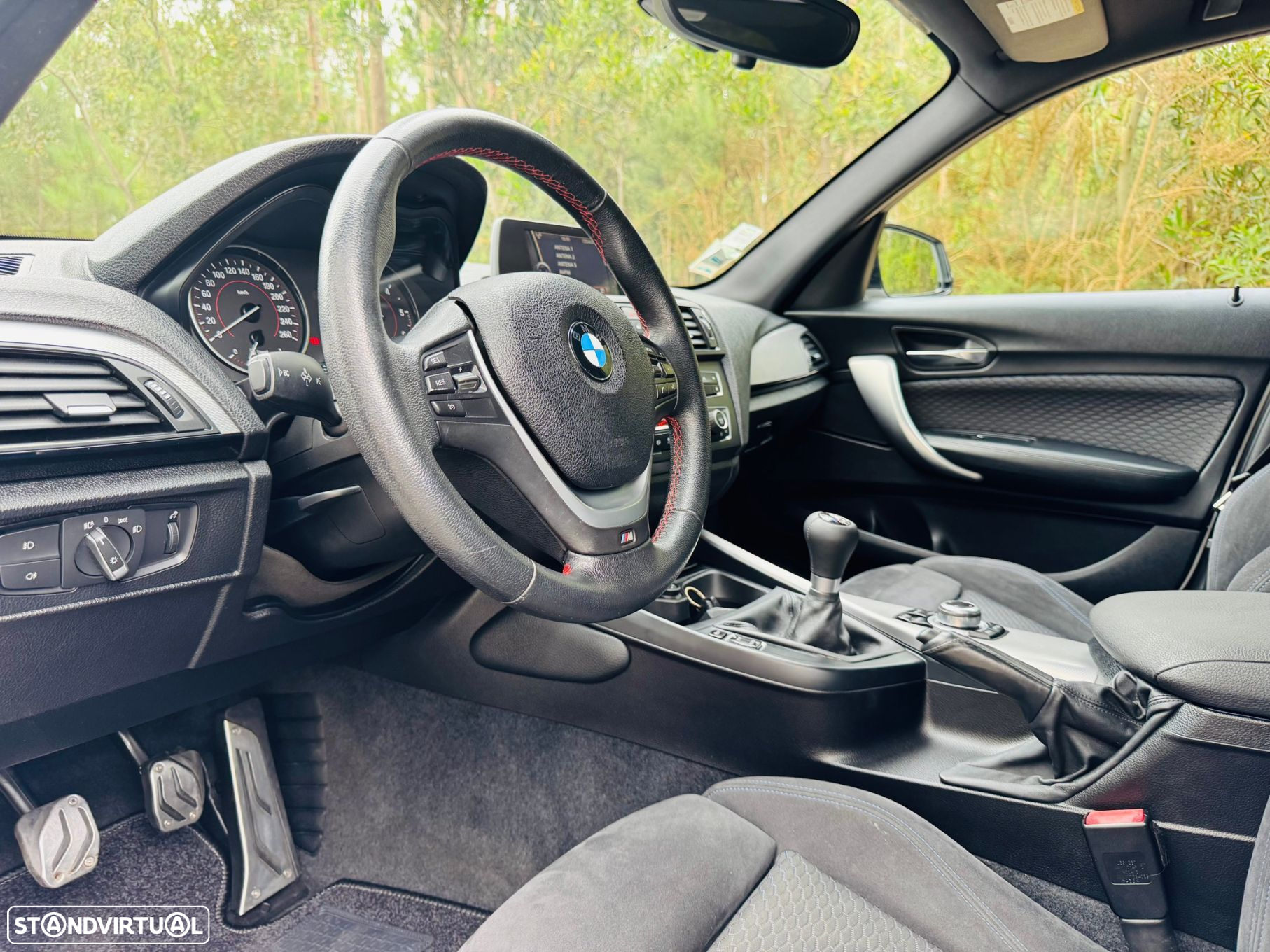 BMW 118 d Pack M - 16
