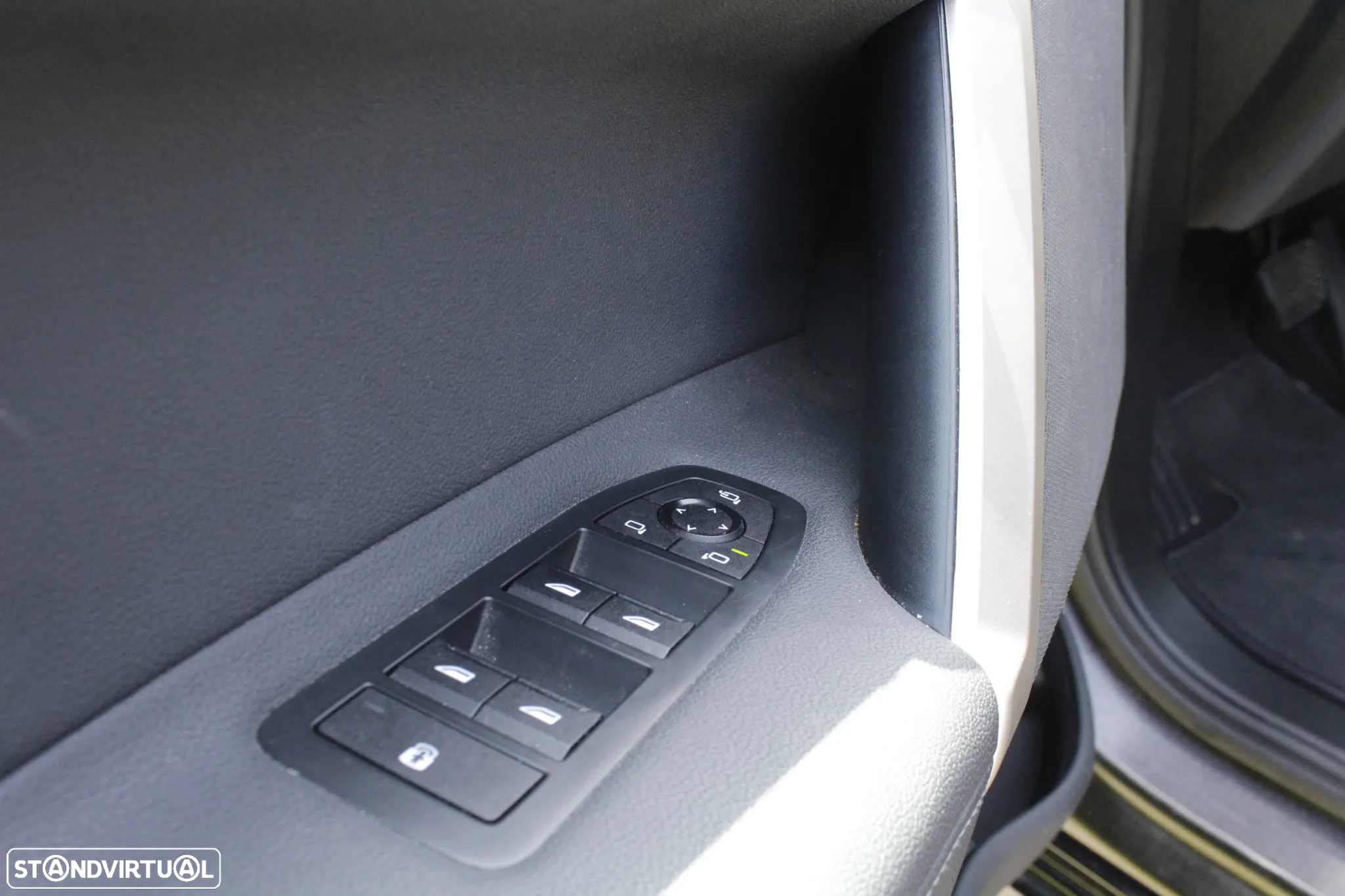 BMW iX xDrive 50 Pack Desportivo - 16