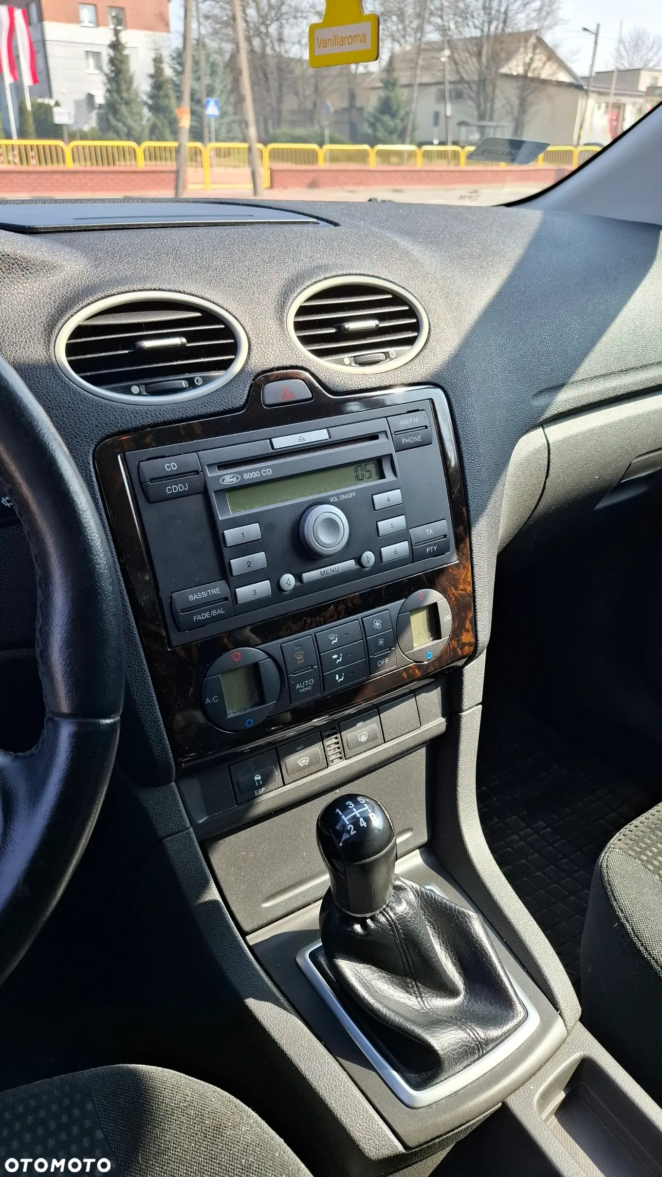 Ford Focus 1.6 Ti-VCT Ghia - 9