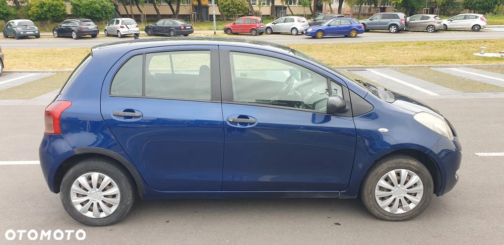 Toyota Yaris - 1