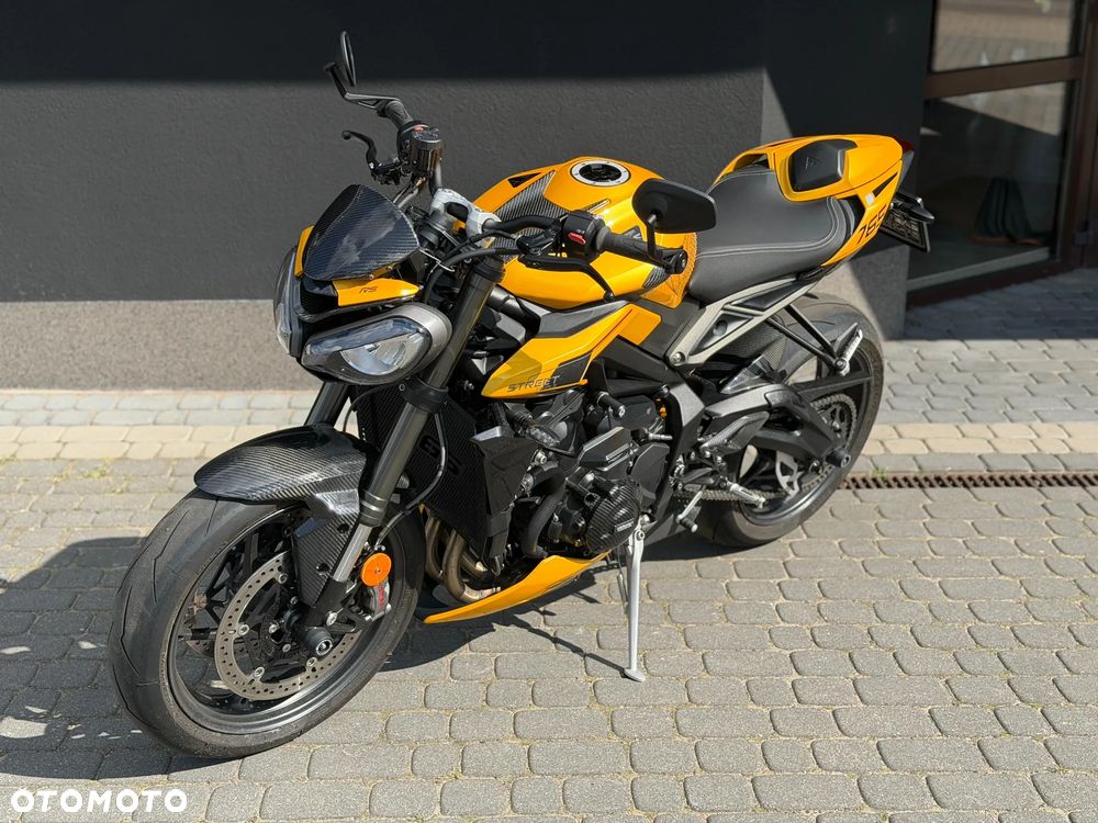 Triumph Street Triple - 13