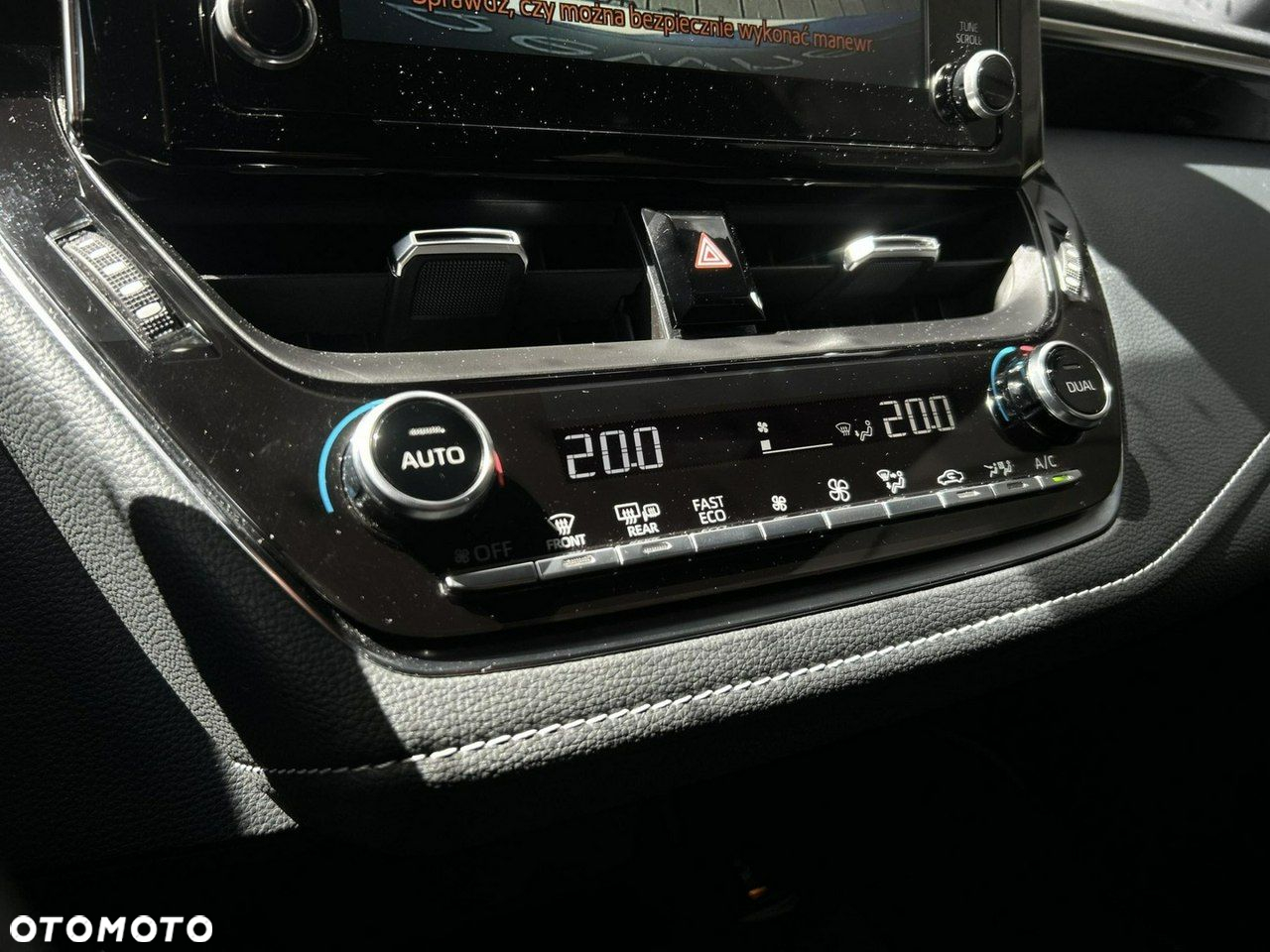 Toyota Corolla 1.8 Hybrid Comfort - 18