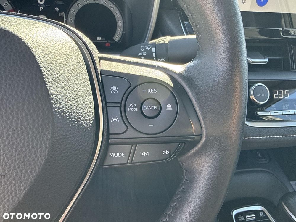 Toyota Corolla 1.8 Hybrid Style - 17