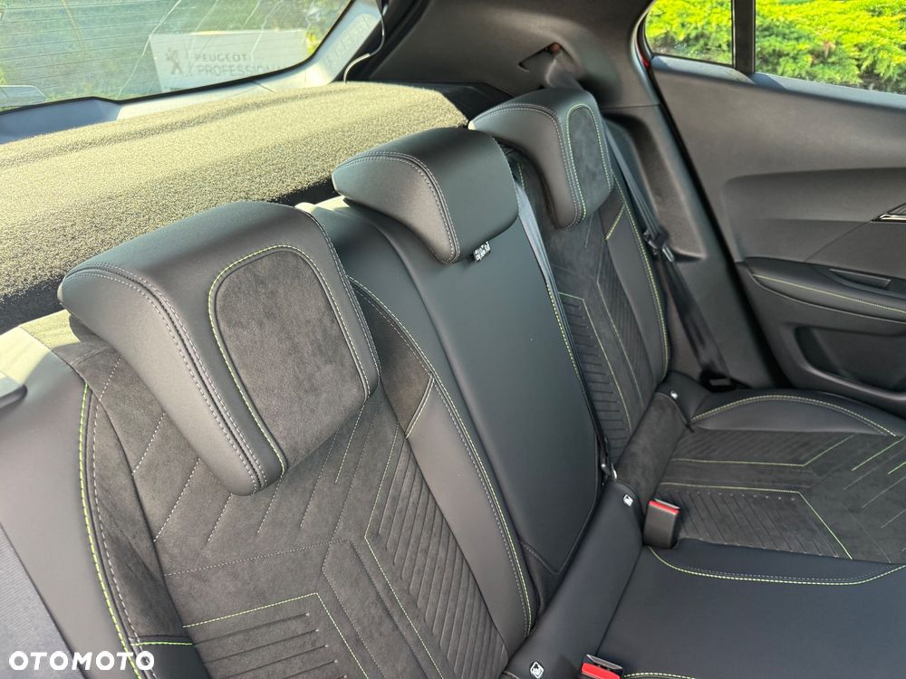 Peugeot 2008 PureTech mHEV GT Exclusive e-DCS6 - 15