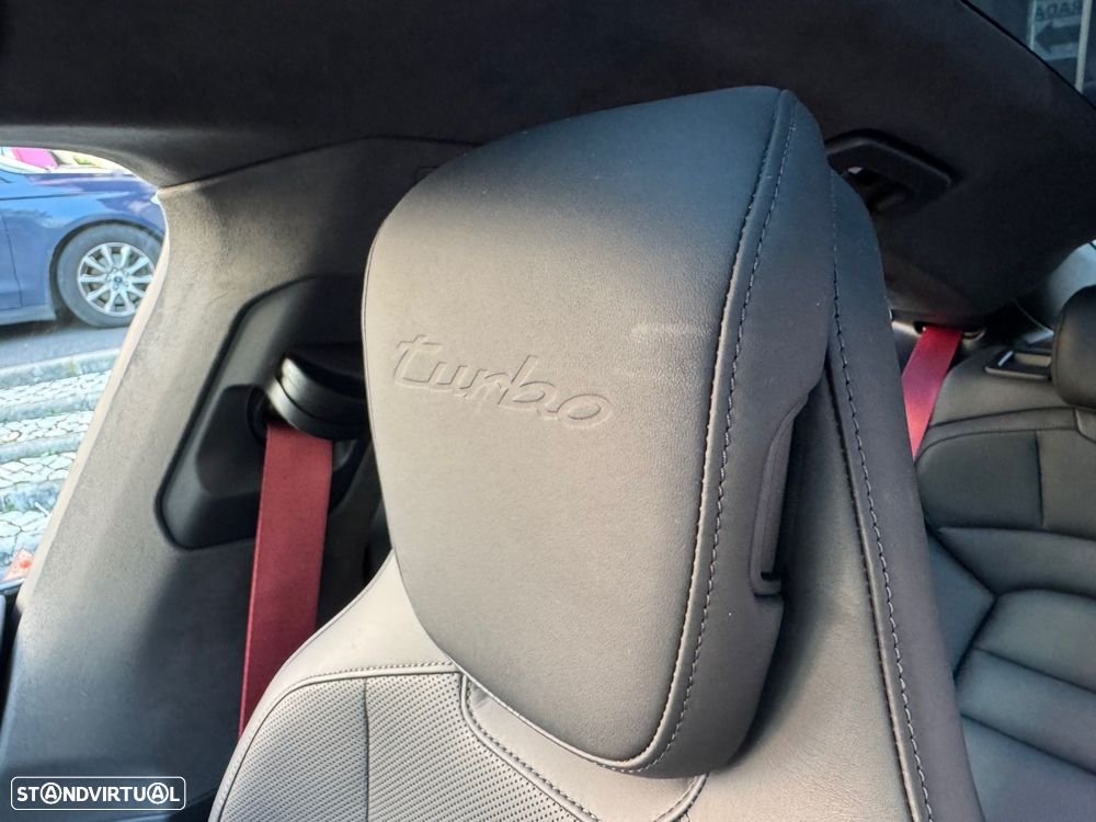 Porsche Taycan Turbo - 38