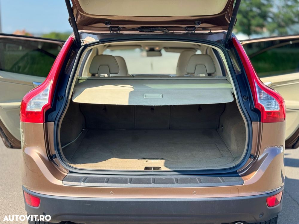 Volvo XC 60 D5 AWD Aut. Summum - 12
