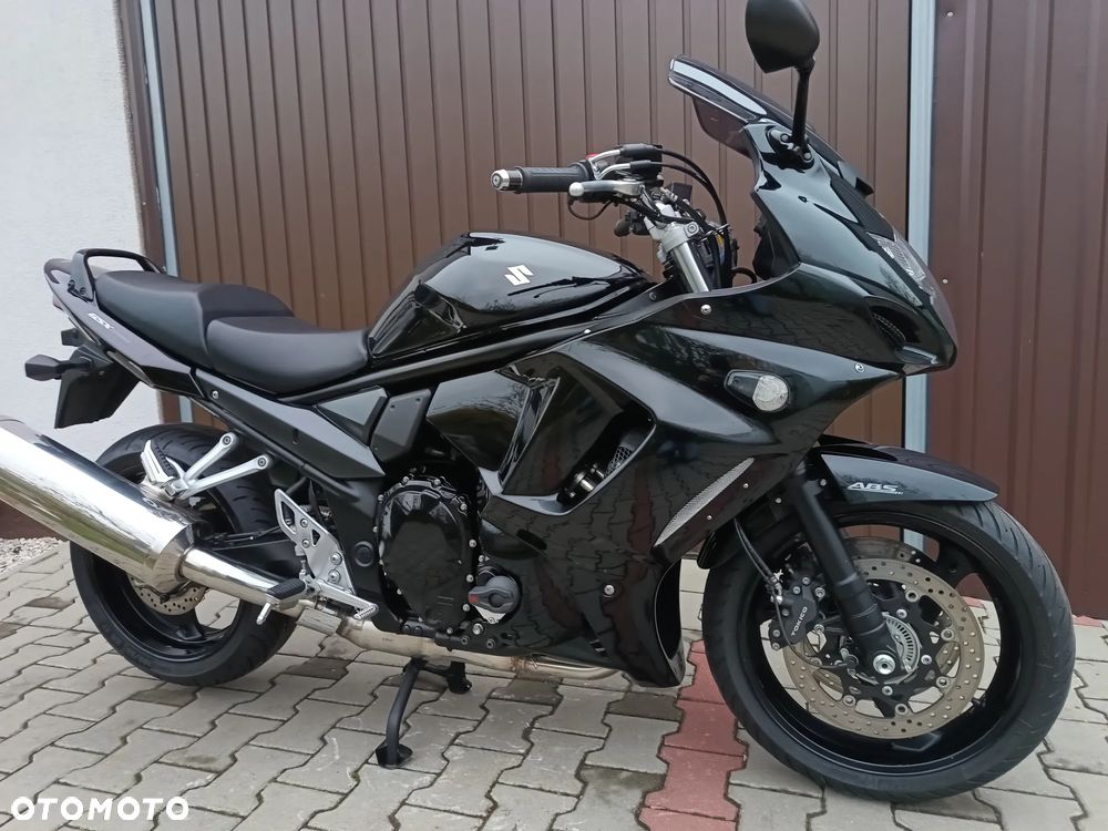 Suzuki GSX - 3