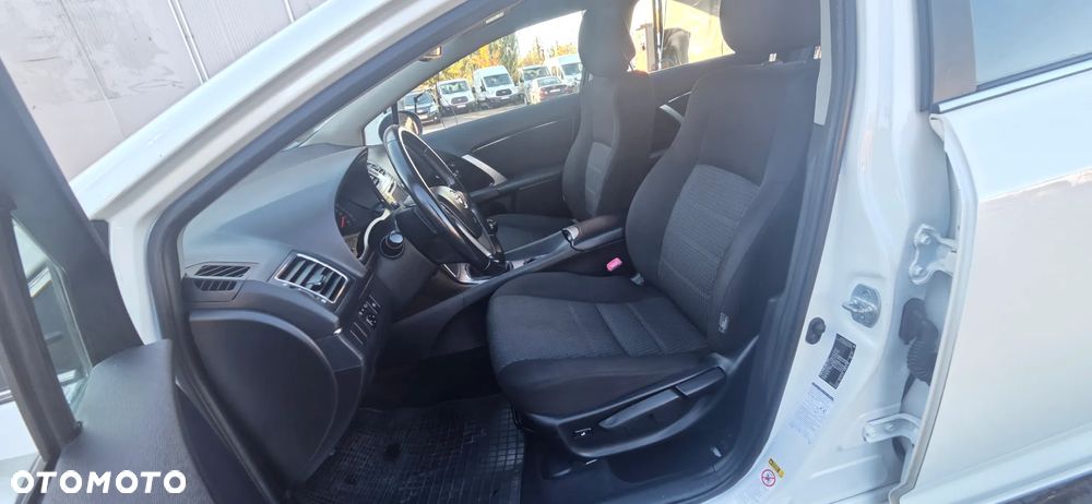 Toyota Avensis 2.0 D-4D Premium - 28