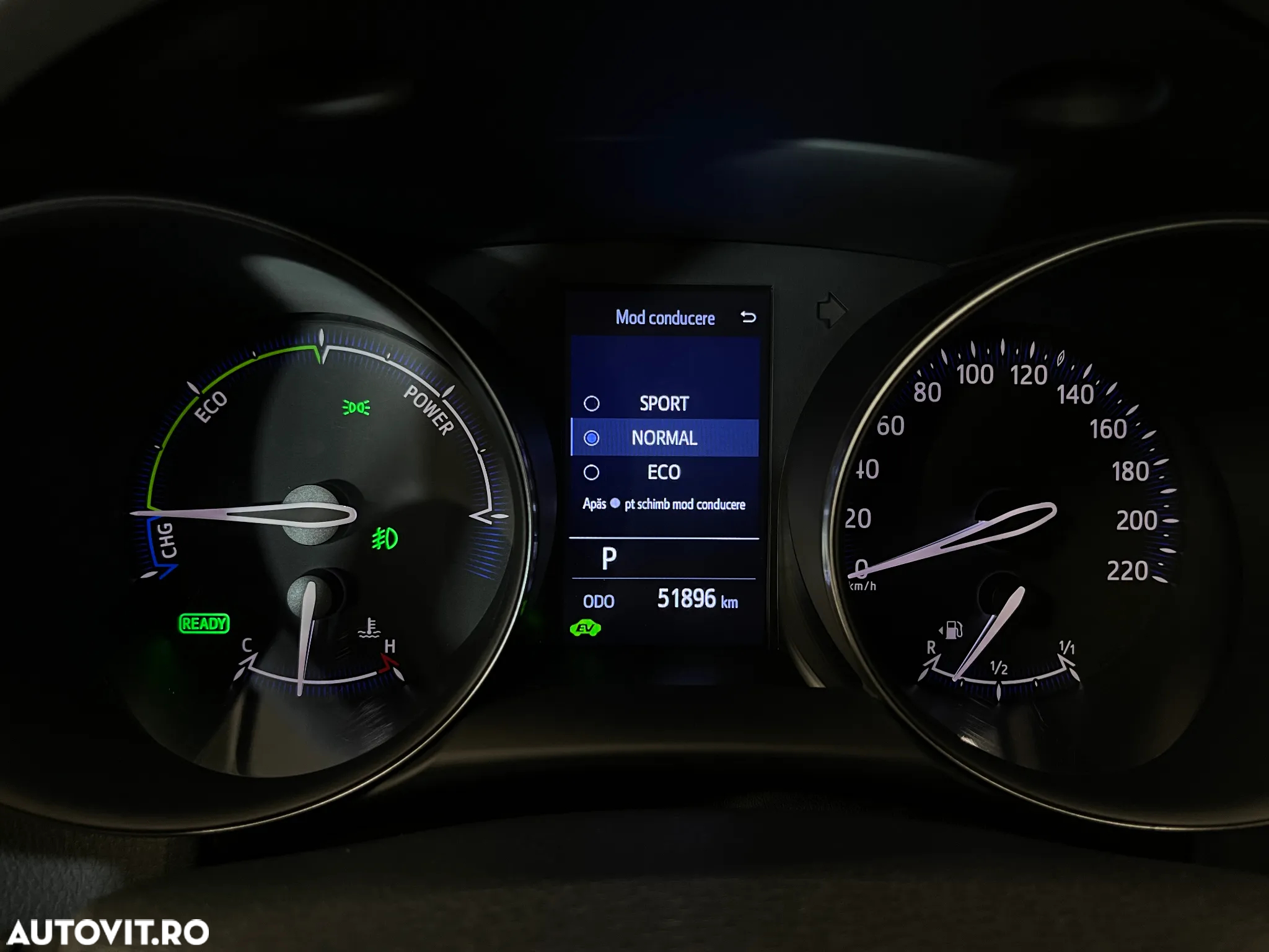 Toyota C-HR 2.0 HSD 184 CP 4x2 CVT Classy Bi-Tone - 28