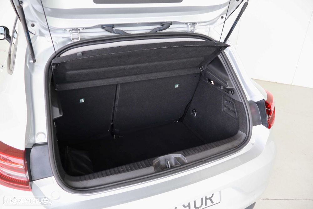 Renault Clio - 11