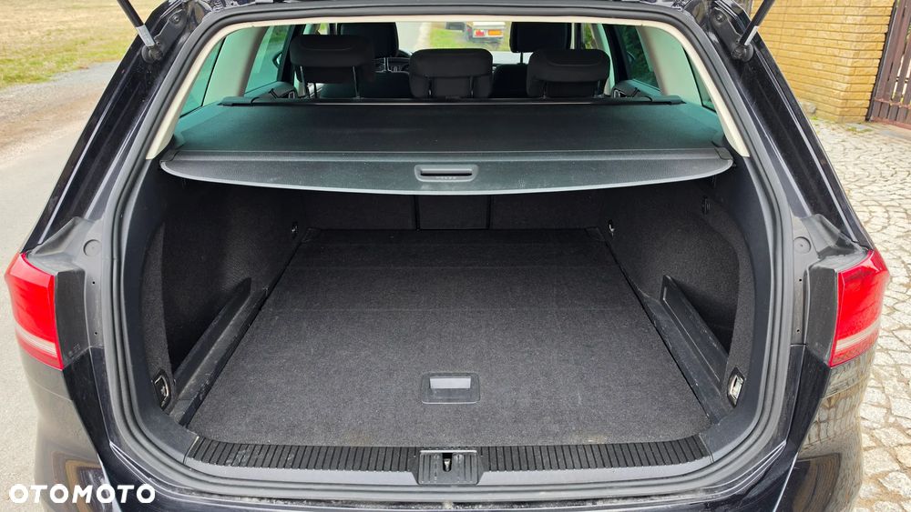 Volkswagen Passat - 13