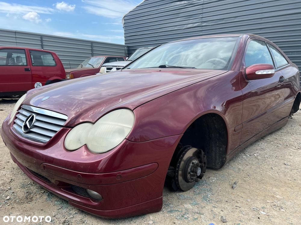 Mercedes C 200 KOMPRESSOR W203 Coupe (567U) części maska zderzak błotnik lampy drzwi klapa fotele deska