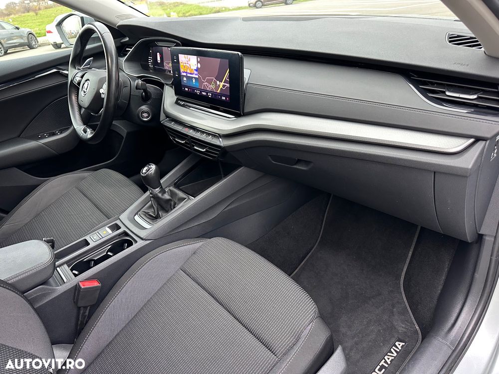 Skoda Octavia Combi Diesel 2.0 TDI Style - 20