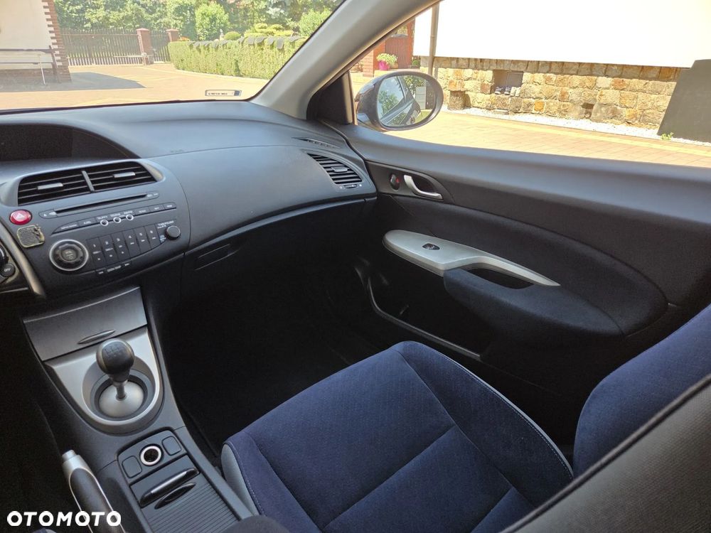 Honda Civic 1.8 Comfort - 21