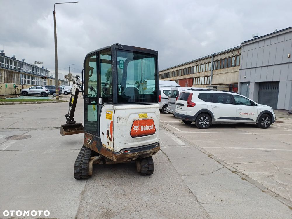 Bobcat E17 - 3