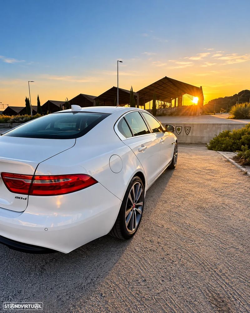 Jaguar Xe 2017 photo 3