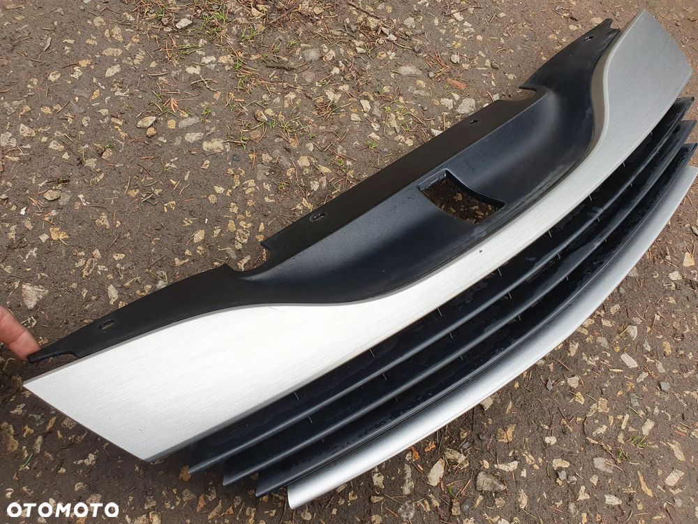 Renault Laguna 2 II 02-07 GRILL ATRAPA CHŁODNICY OE 8200012581 - 2