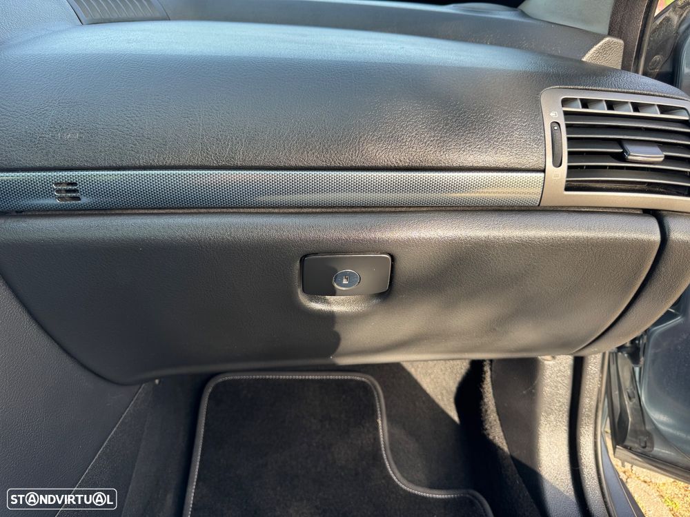 Peugeot 407 SW 1.6 HDi SE Navteq FAP - 39