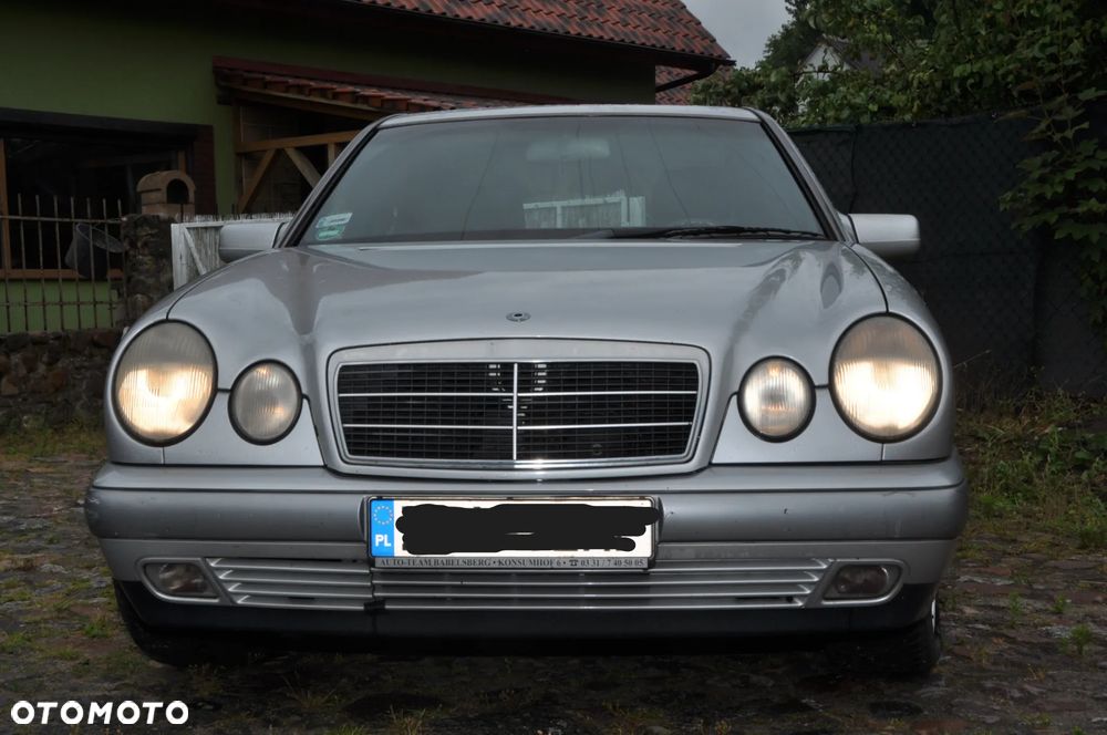 Mercedes-Benz Klasa E - 1