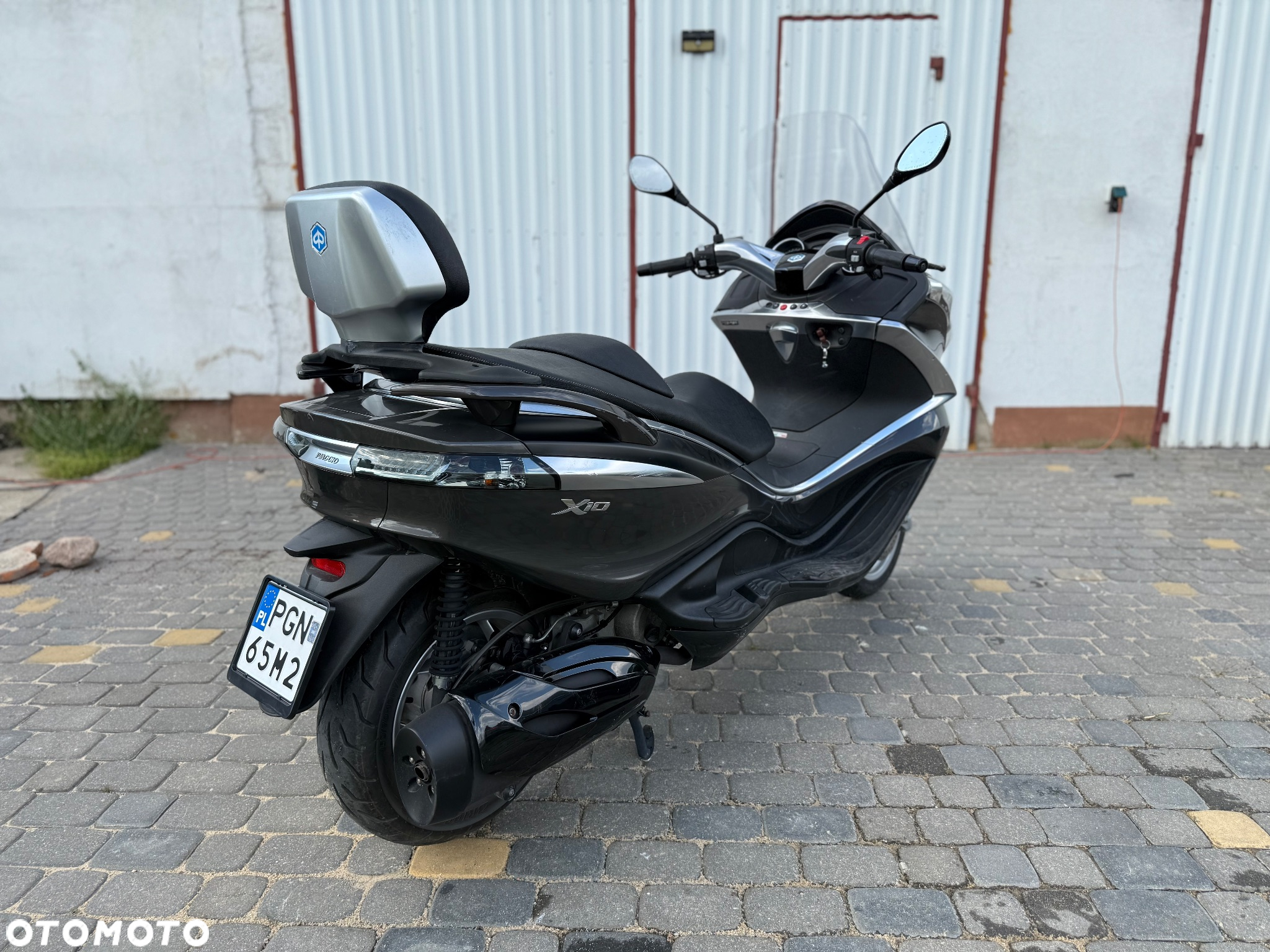 Piaggio X10 - 7