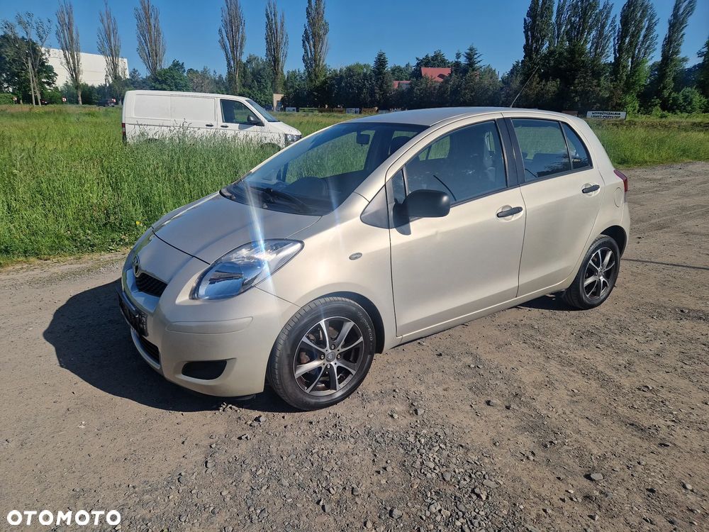 Toyota Yaris 1.33 Luna - 1