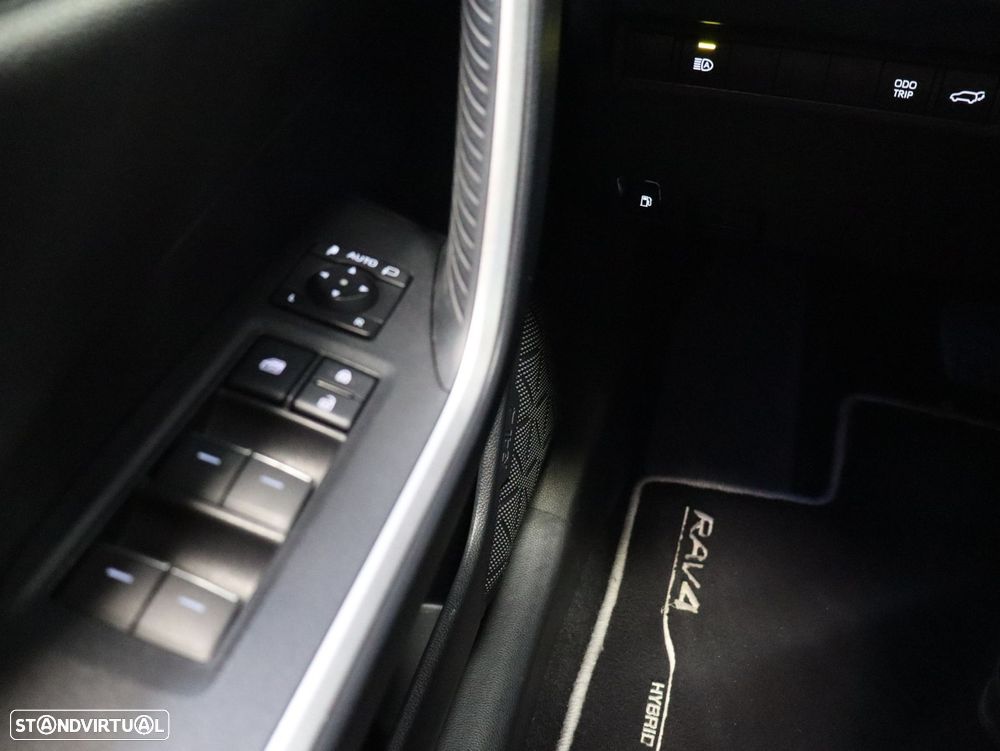 Toyota RAV4 2.5 HDF Comfort - 16