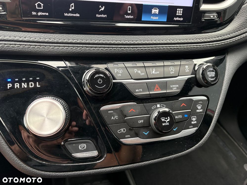 Chrysler Pacifica - 23