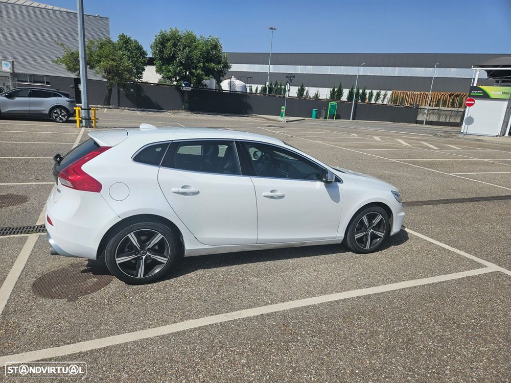 Volvo V40 2.0 D3 R-Design - 4