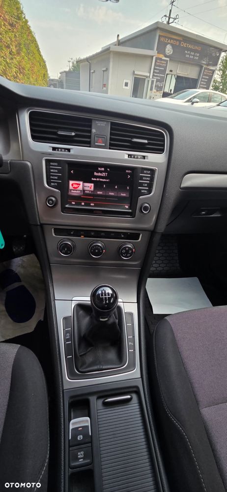 Volkswagen Golf 1.6 TDI BMT Highline - 29