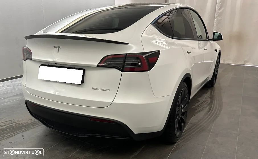 Tesla Model Y Performance Dual Motor AWD - 2