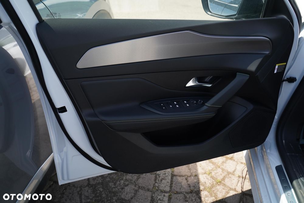 Peugeot 308 1.2 mHEV GT S&S e-DCS6 - 10