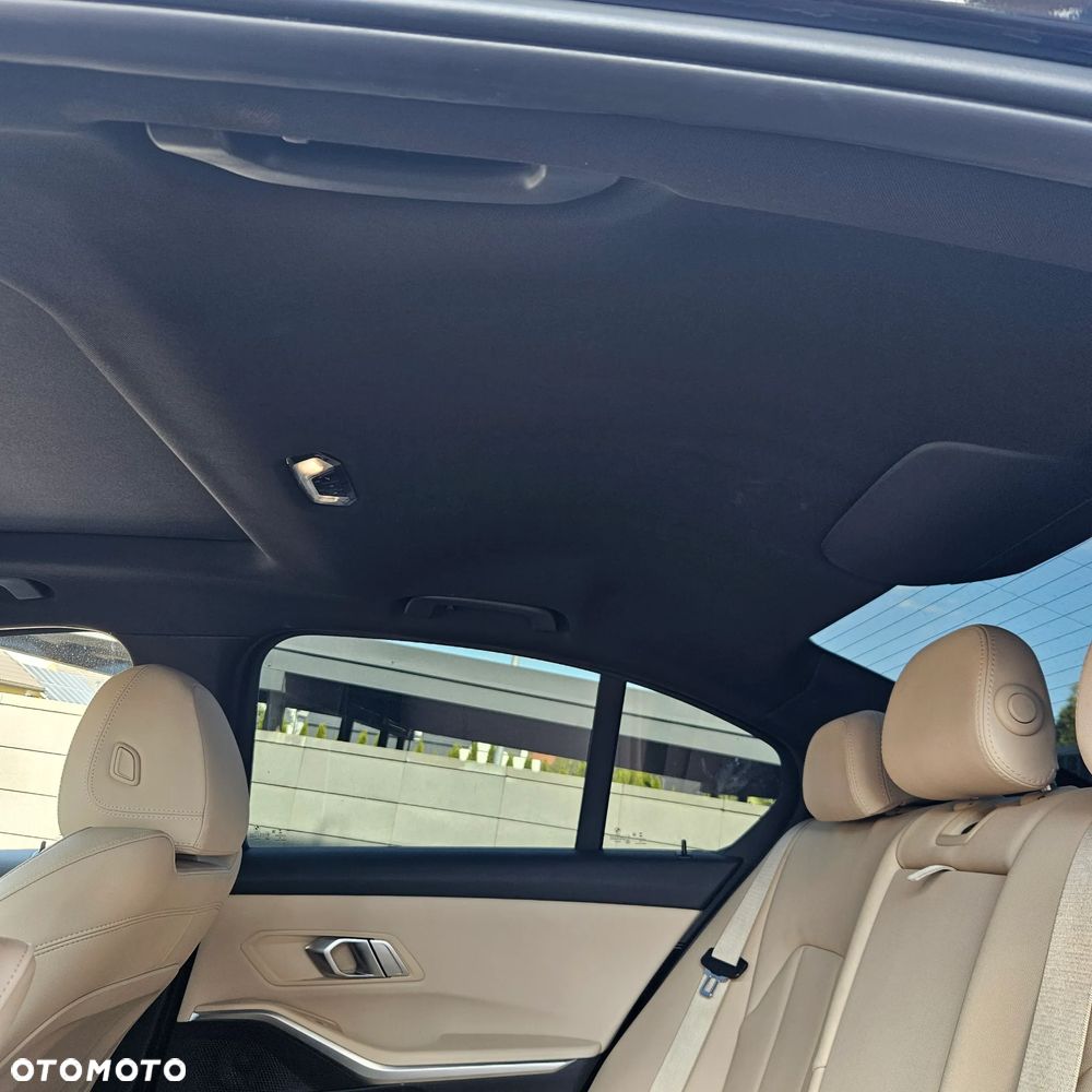 BMW Seria 3 330i Luxury Line sport - 21