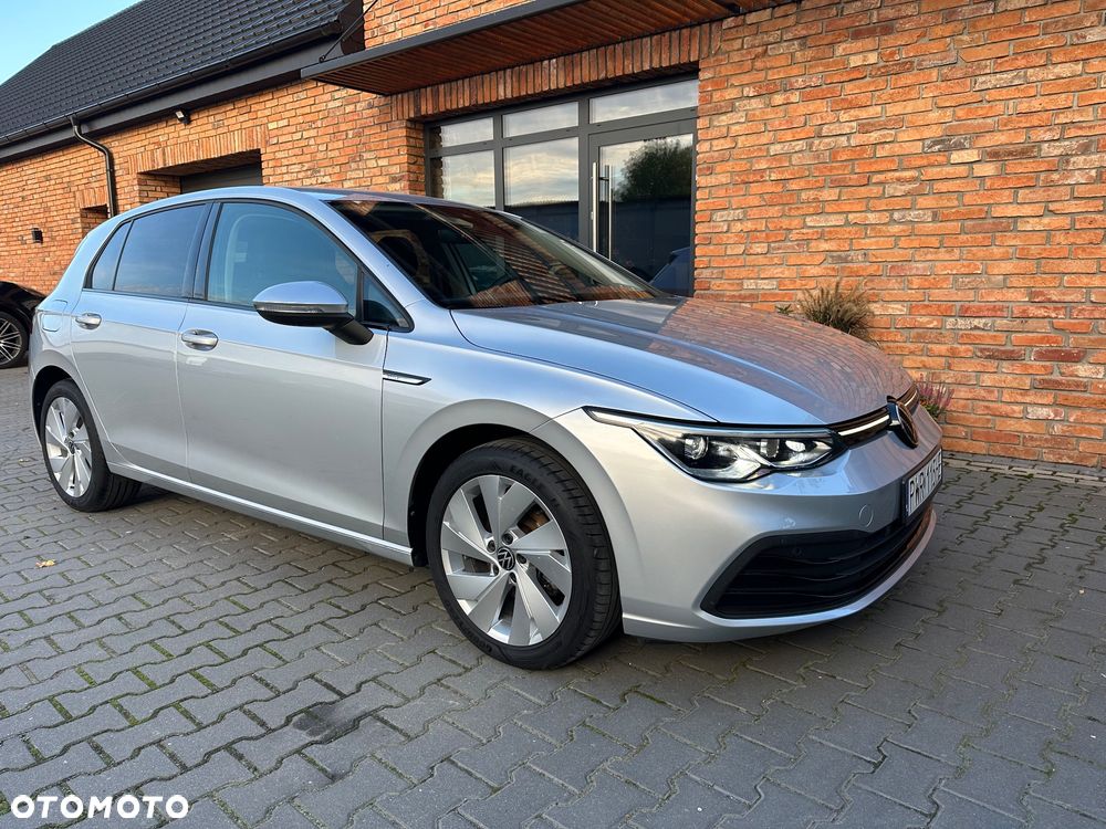 Volkswagen Golf - 6
