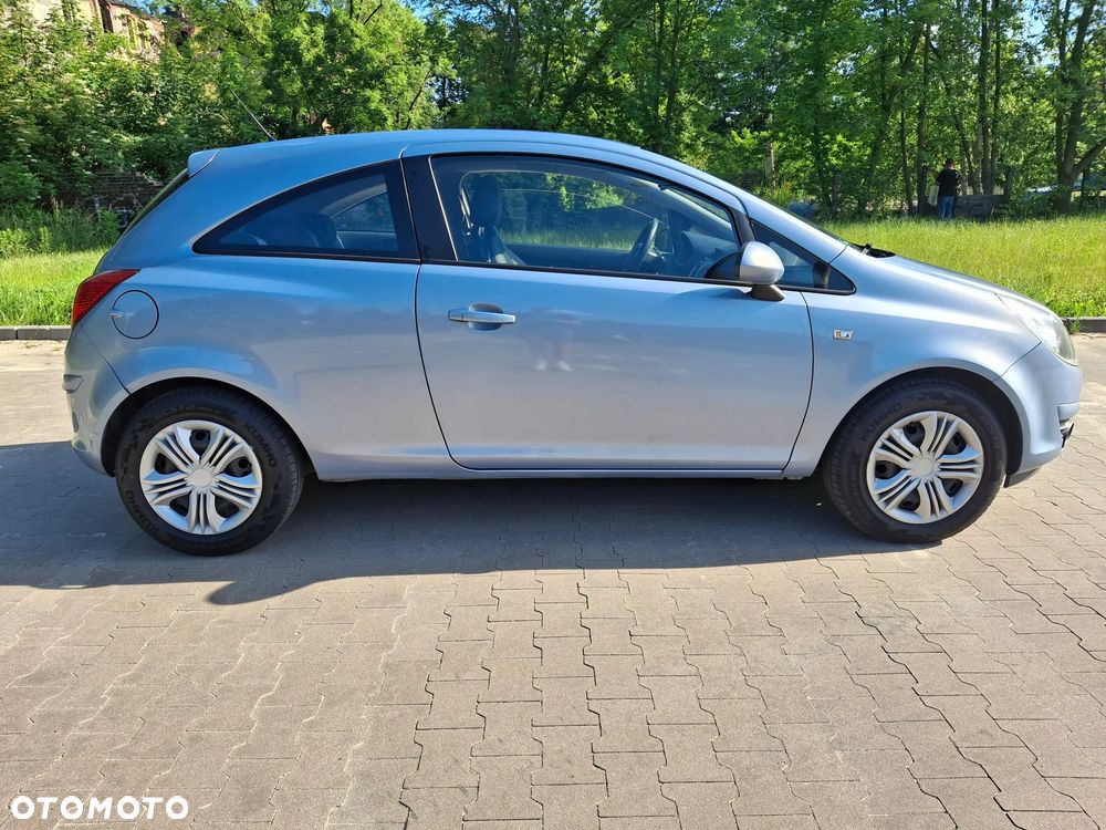 Opel Corsa 1.4 16V Cosmo - 26