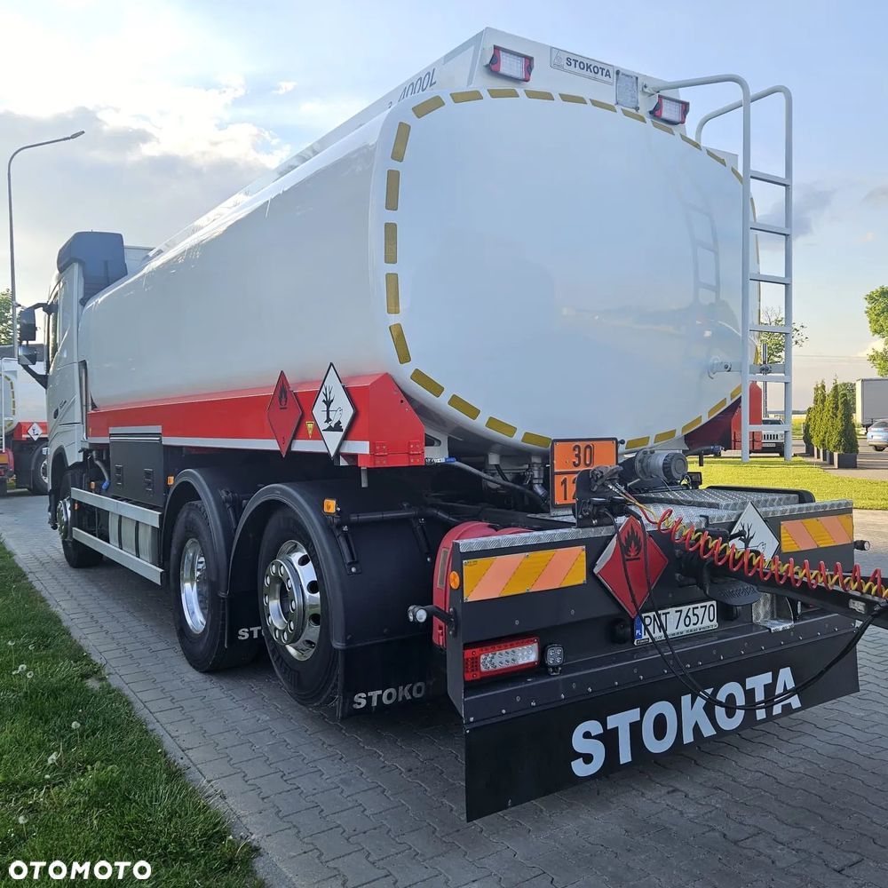 Volvo STOKOTA FH 6X2 - 8