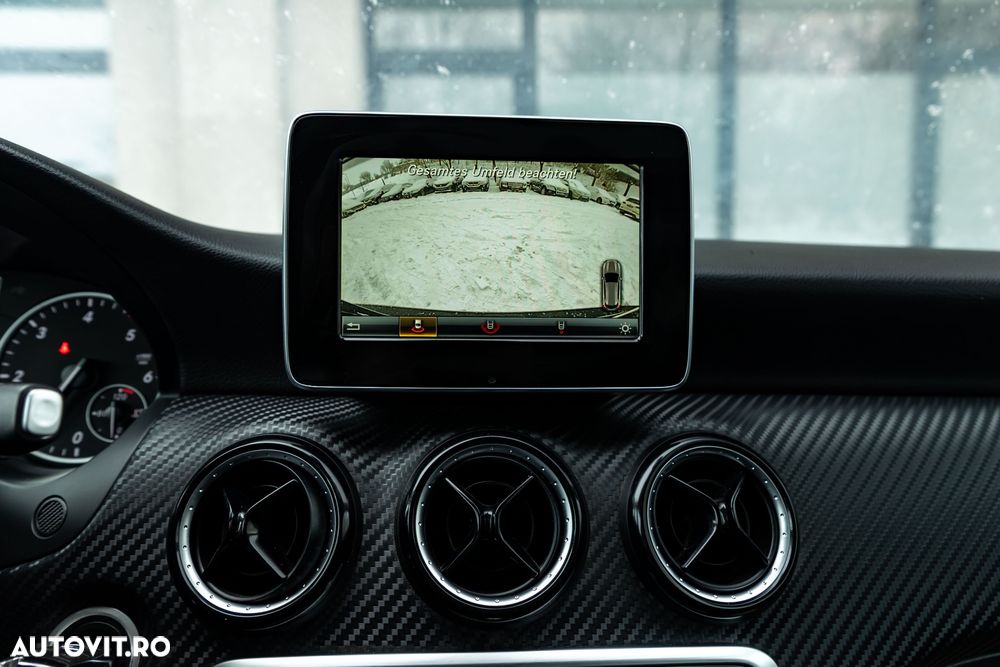 Mercedes-Benz GLA 220 d 4Matic 7G-DCT Style - 12