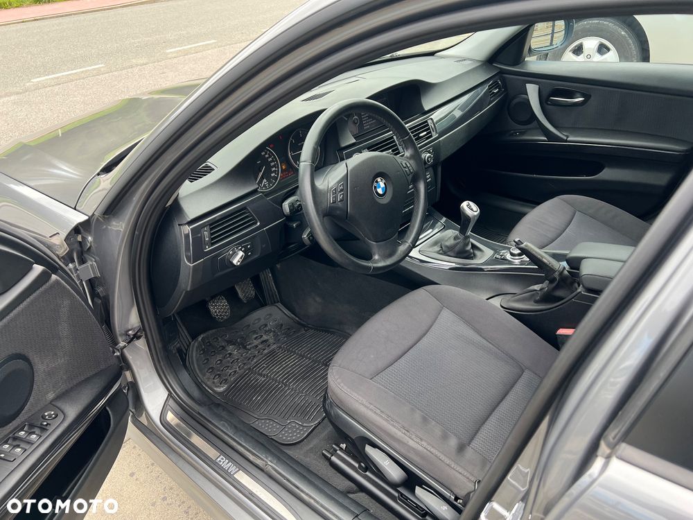 BMW Seria 3 320d xDrive - 9