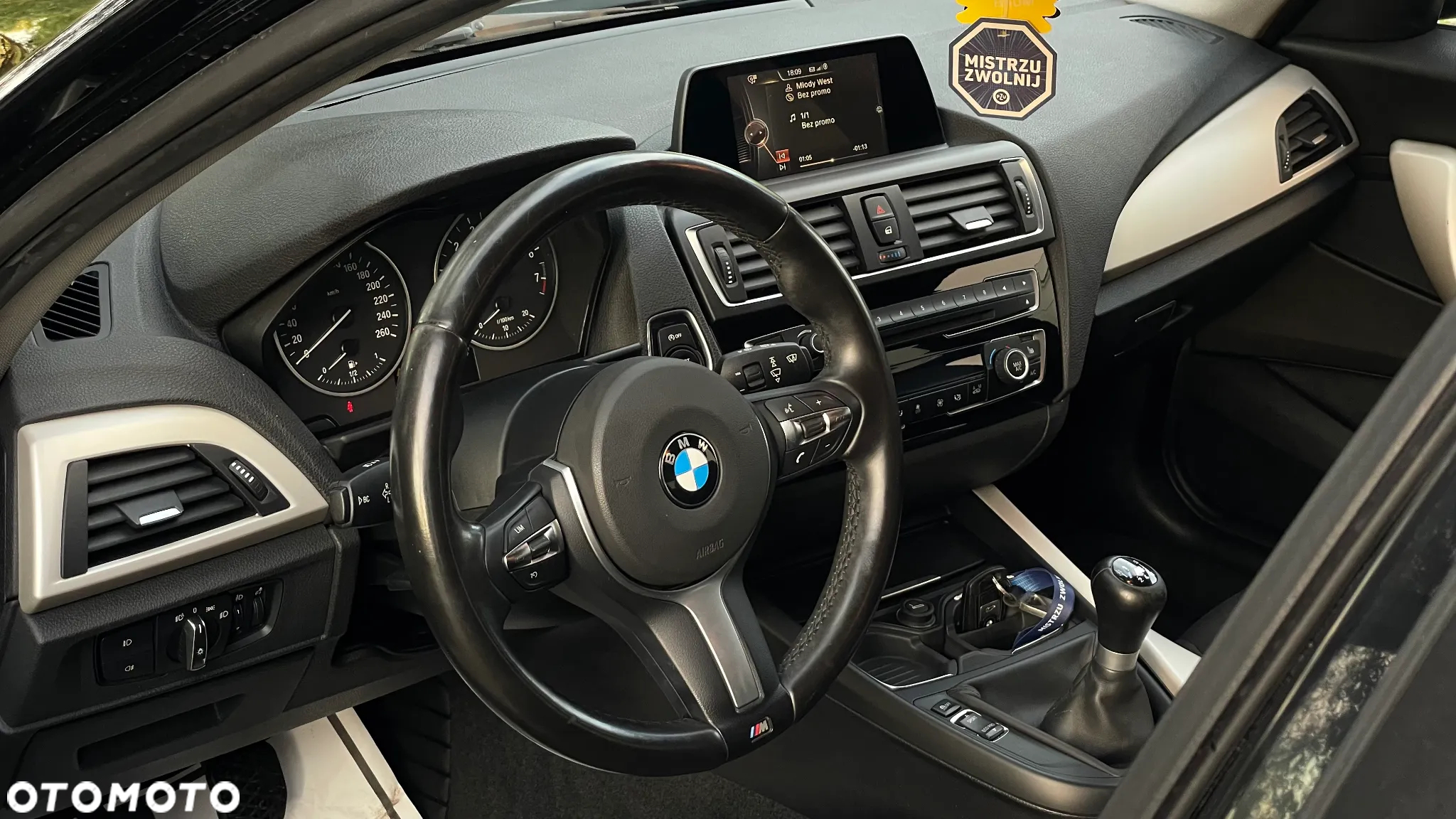 BMW Seria 1 116i - 11