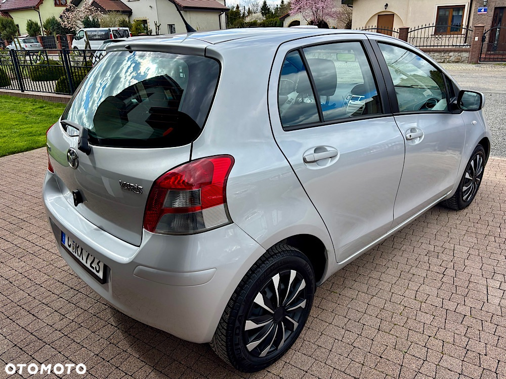 Toyota Yaris 1.33 Prestige - 3