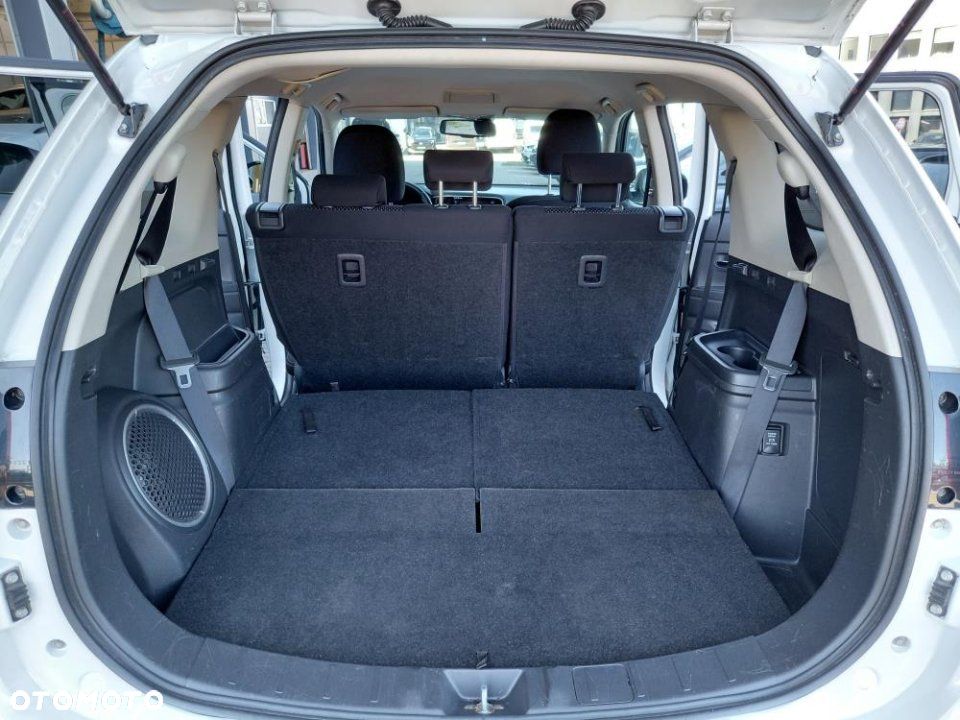 Mitsubishi Outlander - 18
