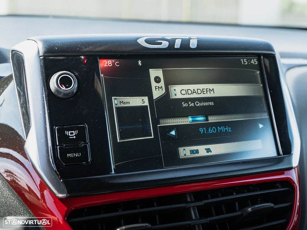 Peugeot 208 GTI 200 THP - 20