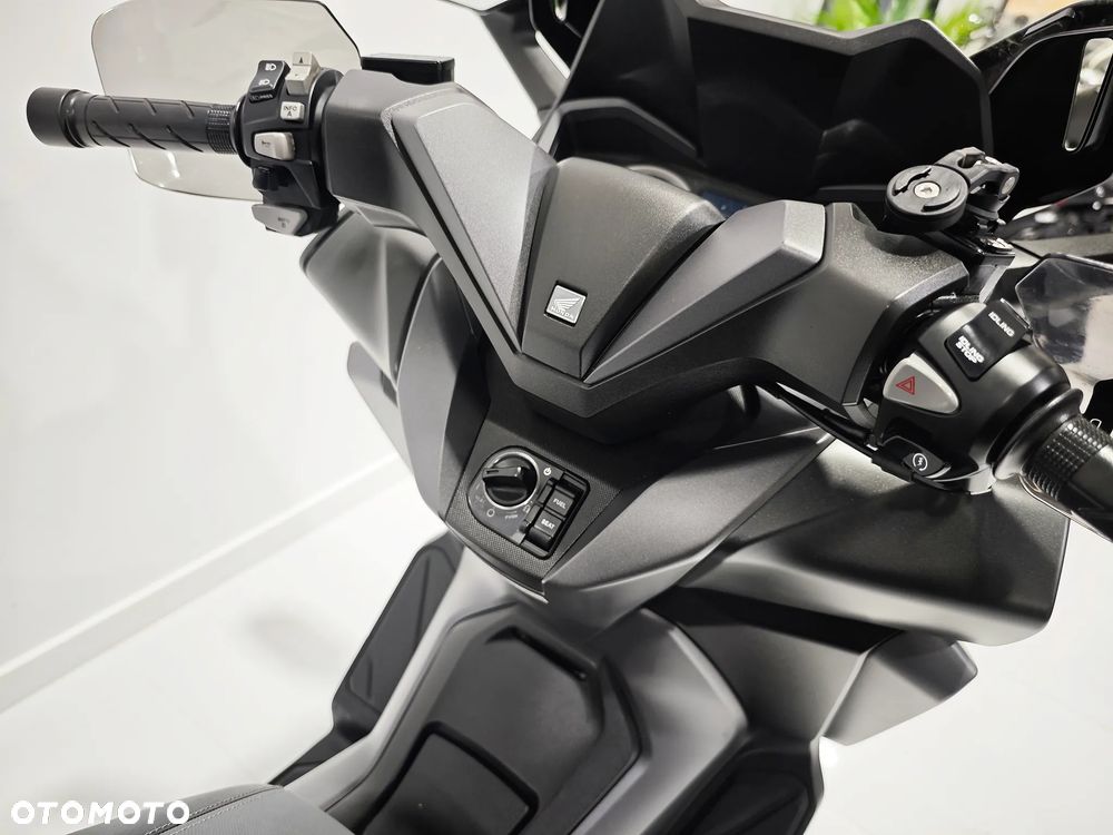 Honda NSS - 9