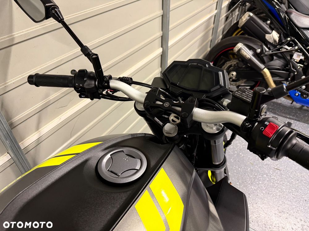 Yamaha MT - 8