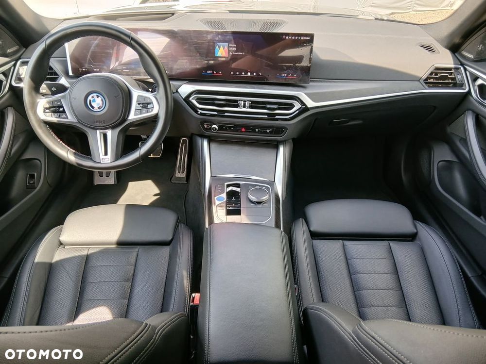 BMW i4 - 12