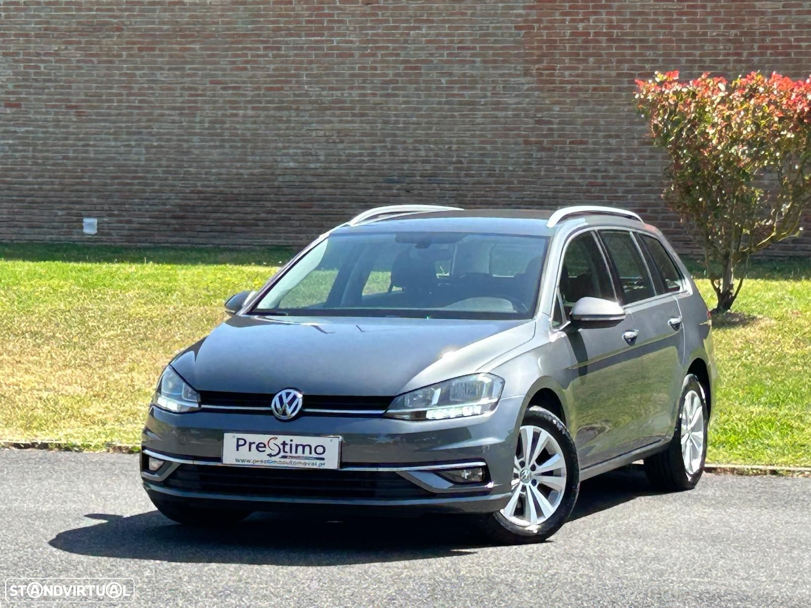 VW Golf Variant 1.6 TDi Confortline DSG - 29
