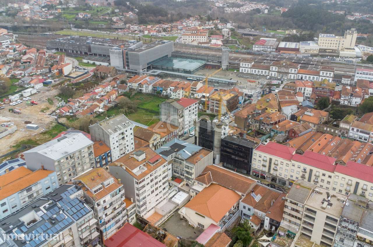 Escritório transformado em T0 na R. Pinto Bessa, Porto - Investimento - Grande imagem: 3/25